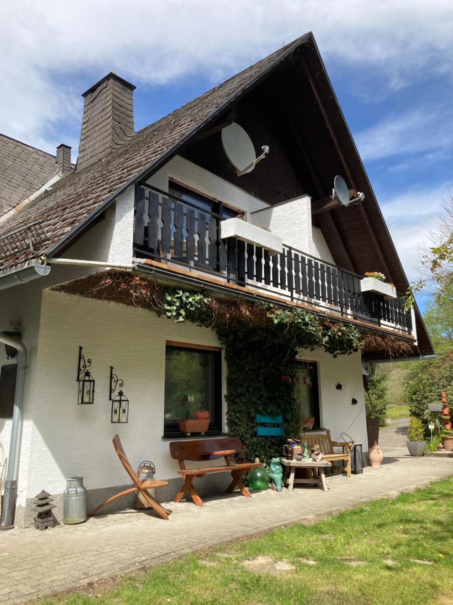 Gasthof Walhalja Schmallenberg Bagian luar foto