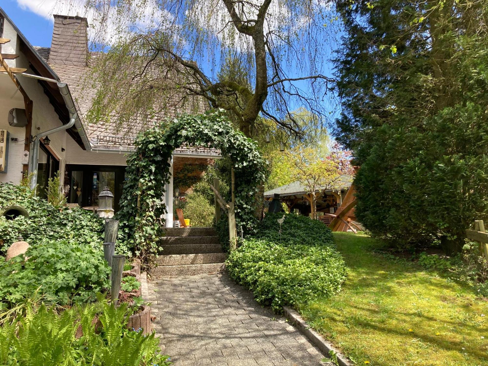 Gasthof Walhalja Schmallenberg Bagian luar foto